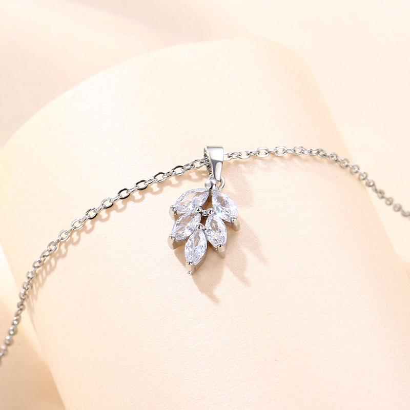 Stainless Steel White Gold Plated Elegant Plating Inlay Leaf Zircon Pendant Necklace display picture 3
