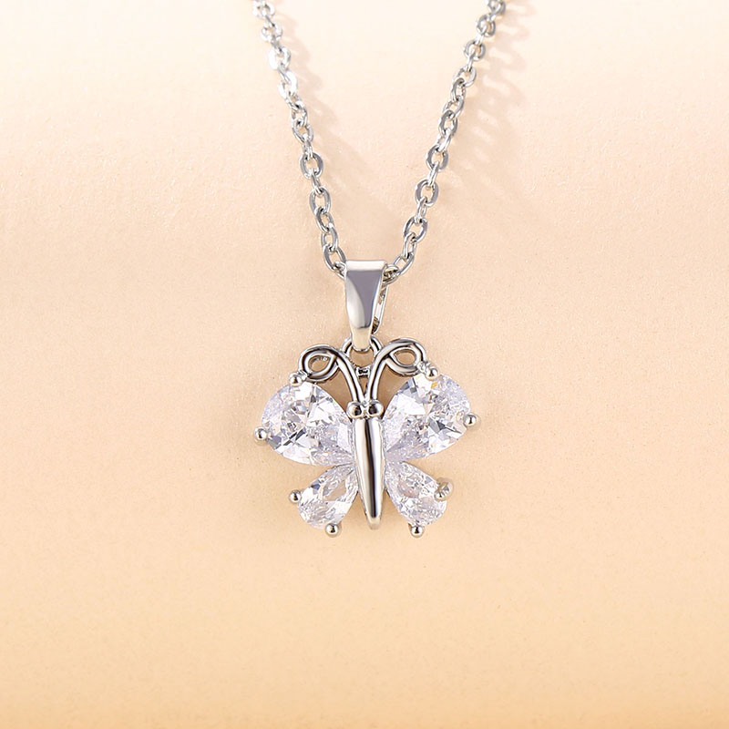 Stainless Steel White Gold Plated Elegant Plating Inlay Round Flower Butterfly Zircon Pendant Necklace display picture 3