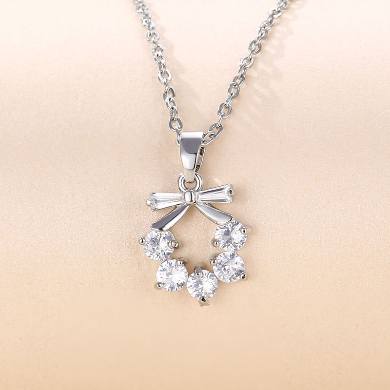 Stainless Steel White Gold Plated Elegant Plating Inlay Round Flower Butterfly Zircon Pendant Necklace display picture 5