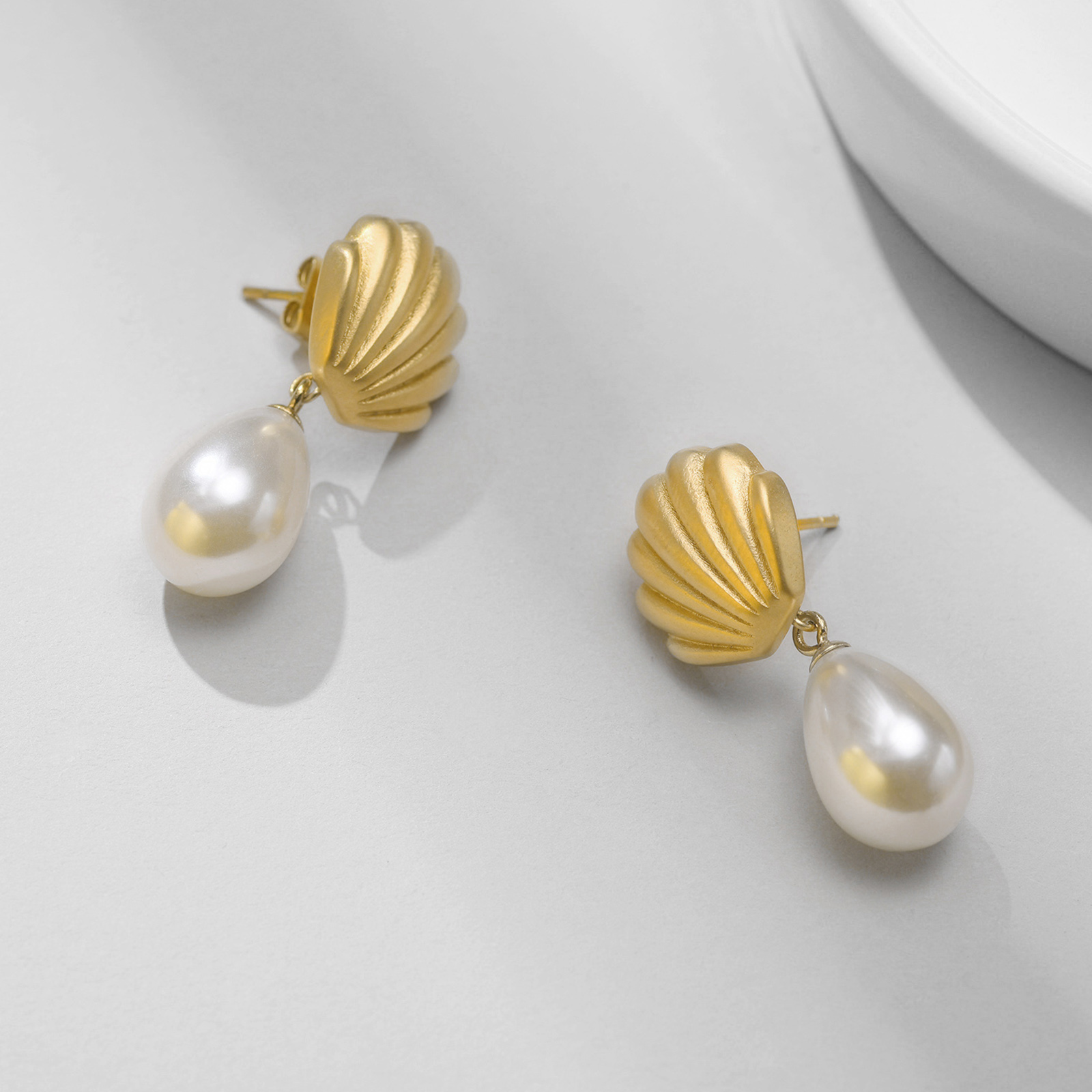 1 Pair INS Style Baroque Style Scallop Pearl Plating 304 Stainless Steel Drop Earrings display picture 6
