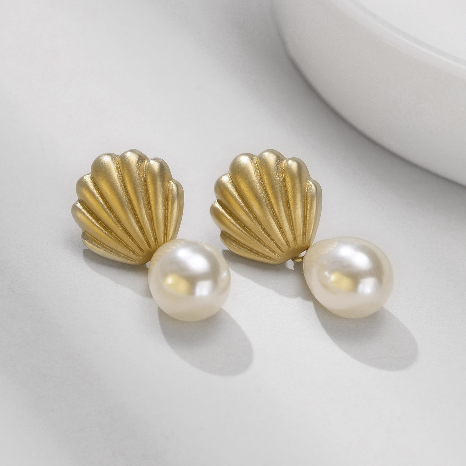 1 Pair INS Style Baroque Style Scallop Pearl Plating 304 Stainless Steel Drop Earrings display picture 7