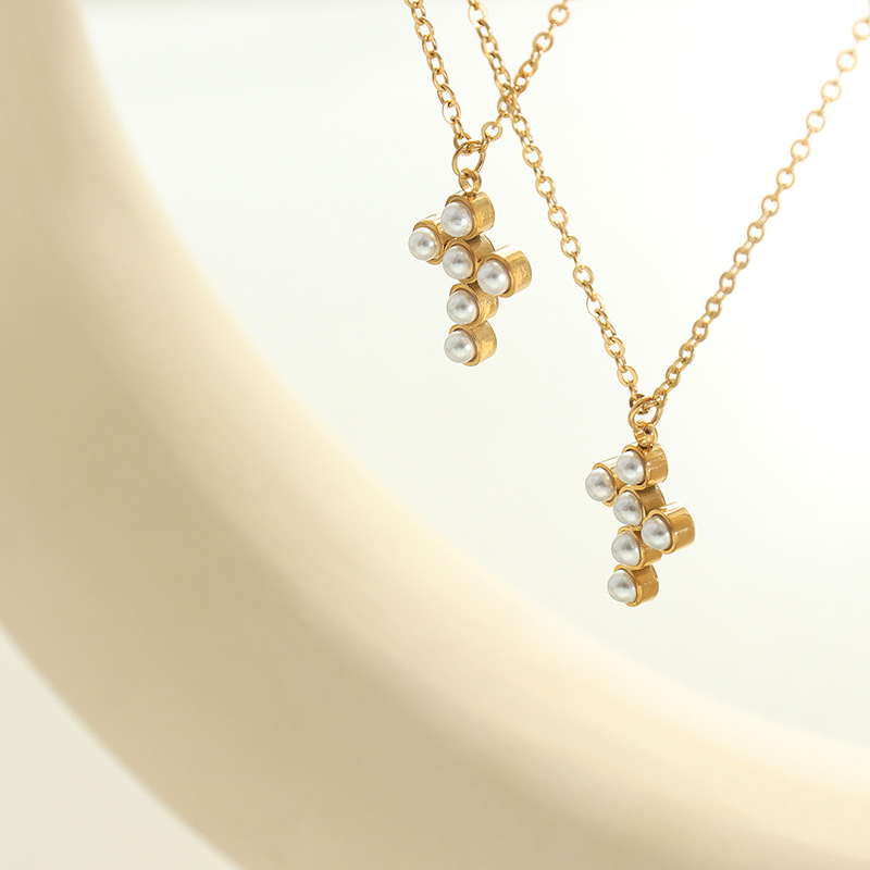 Einfacher Stil Kreuzen Titan Stahl Überzug Inlay Künstliche Perlen Halskette Mit Anhänger display picture 3
