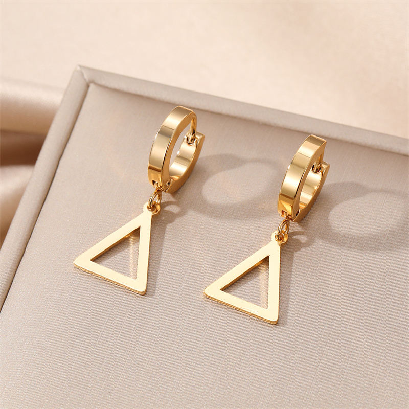 1 Paire Style Classique Triangle Forme De Cœur La Plume Acier Inoxydable Placage Boucles D'oreilles display picture 9