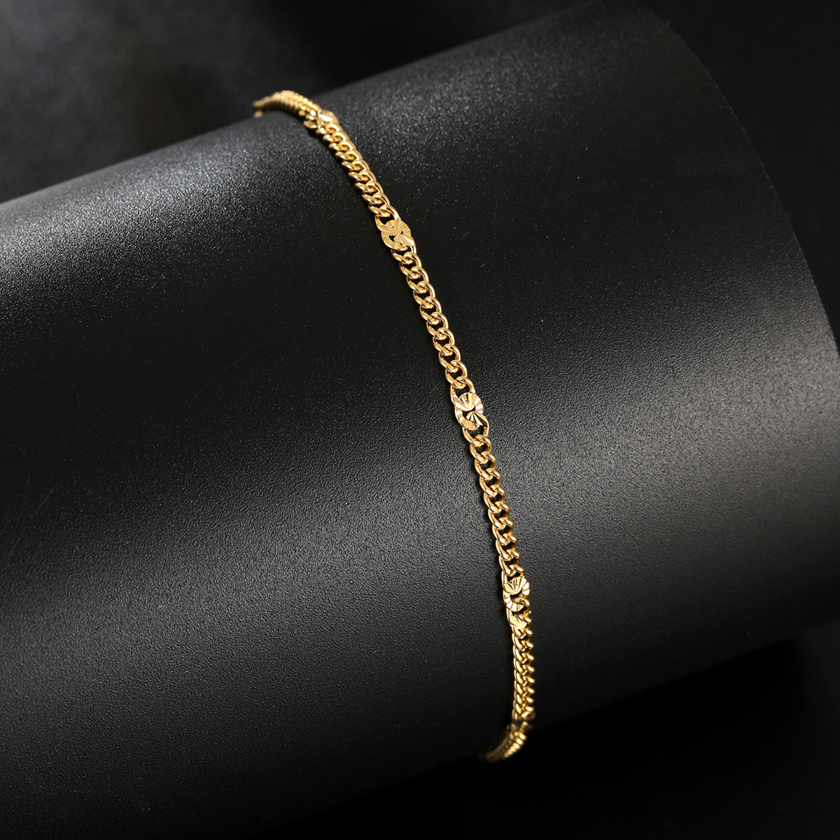 Casual Beach Simple Style Solid Color Stainless Steel 18K Gold Plated Bracelets In Bulk display picture 1