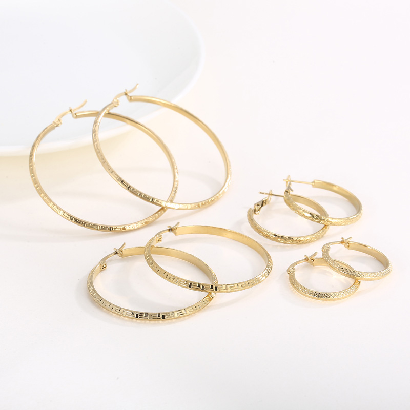 1 Pair Casual Simple Style Solid Color Plating Titanium Steel 18K Gold Plated Hoop Earrings display picture 2