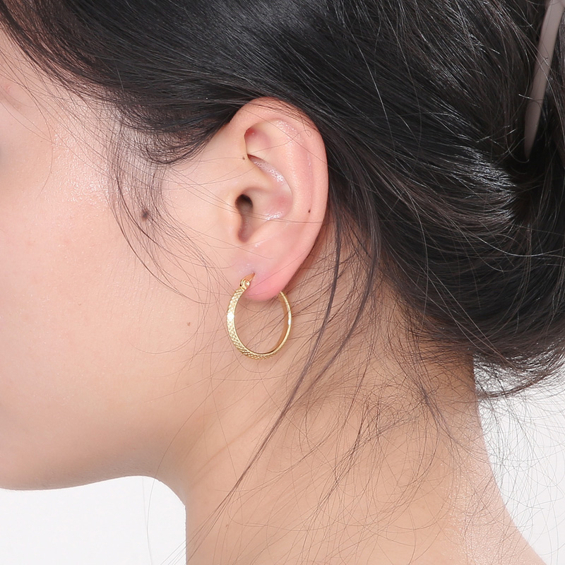 1 Pair Casual Simple Style Solid Color Plating Titanium Steel 18K Gold Plated Hoop Earrings display picture 5