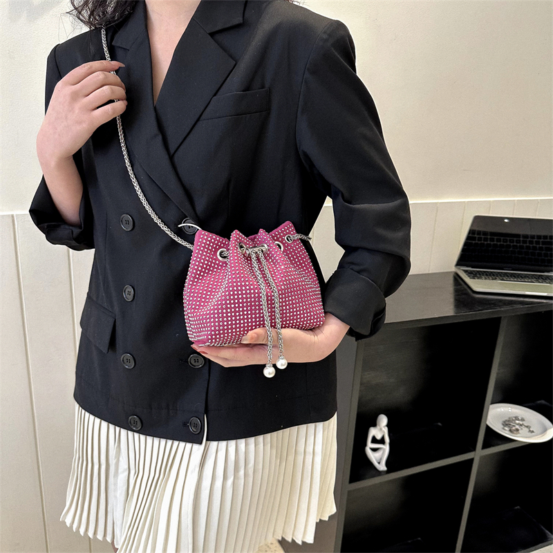Women's Pu Leather Rhinestone Solid Color Classic Style Bucket String Shoulder Bag Crossbody Bag display picture 14
