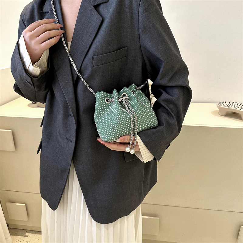 Women's Pu Leather Rhinestone Solid Color Classic Style Bucket String Shoulder Bag Crossbody Bag display picture 18
