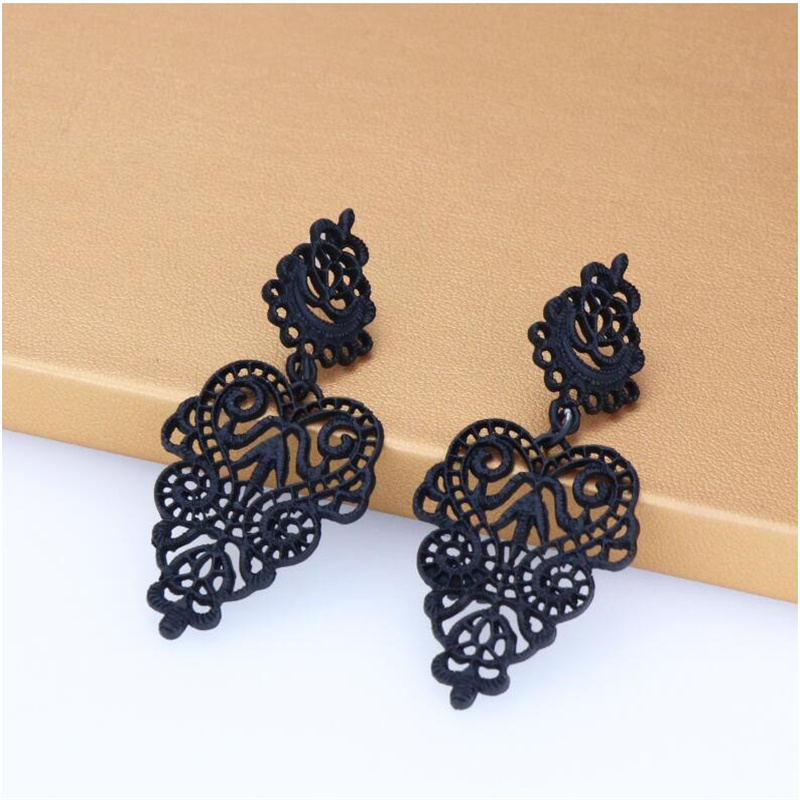 Basic Retro Leaves Alloy Hollow Out Women's Drop Earrings display picture 8