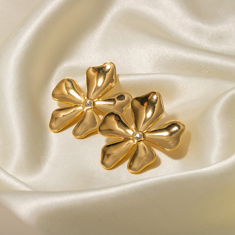 1 Par Elegante Flor Enchapado Embutido Acero Inoxidable Diamante Artificial Chapado En Oro De 18 Quilates. Pendientes display picture 1