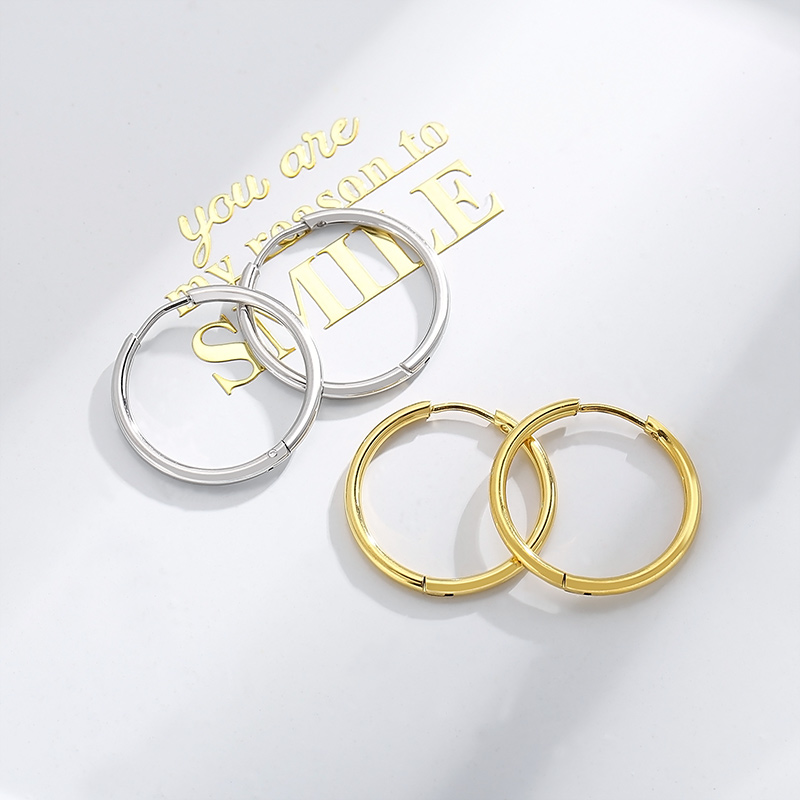 1 Pair Streetwear Solid Color Titanium Steel 18K Gold Plated Hoop Earrings display picture 4