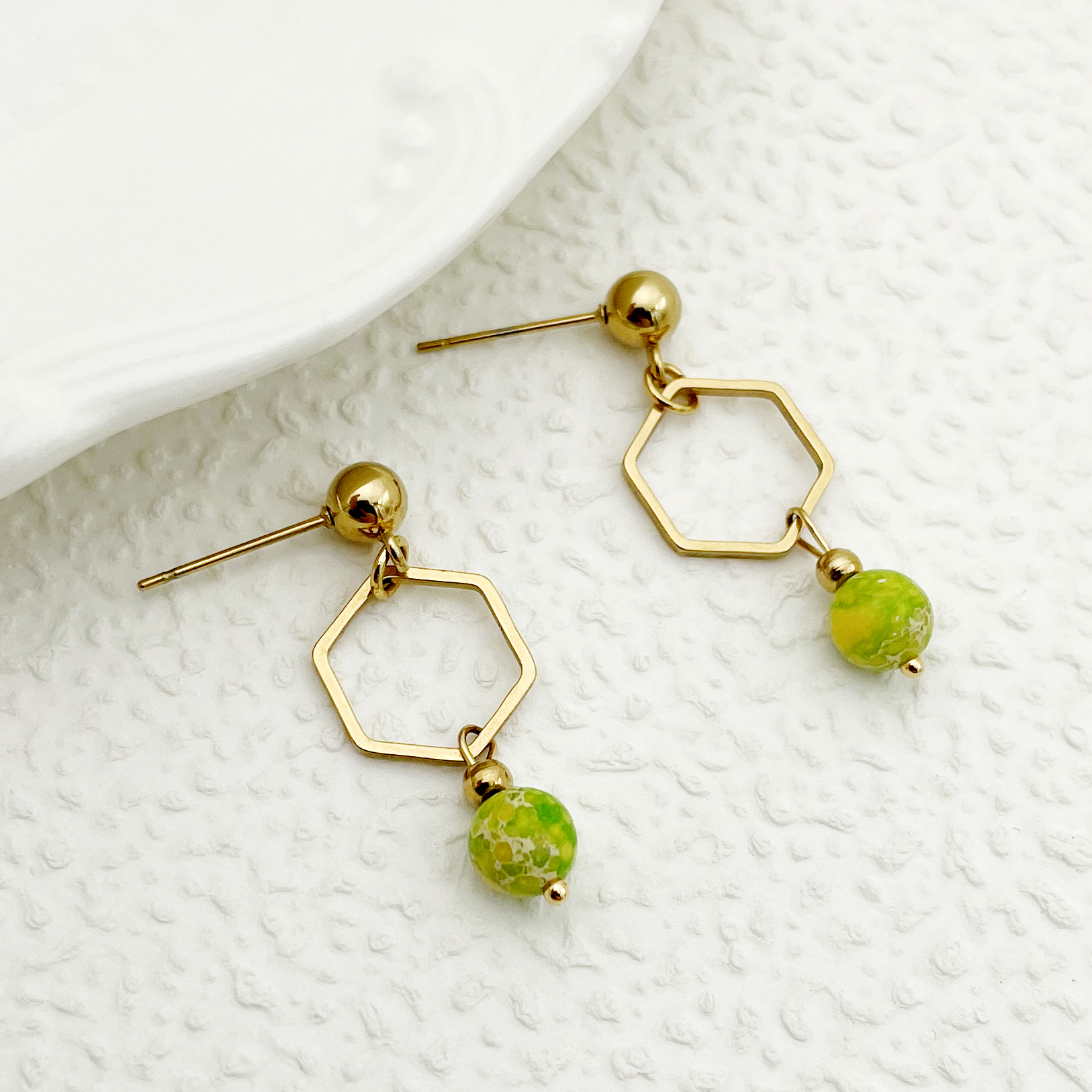 1 Pair Chinoiserie Classical Cute Hexagon Plating Hollow Out 304 Stainless Steel Natural Stone Natural Stone Beads 14K Gold Plated Drop Earrings display picture 3