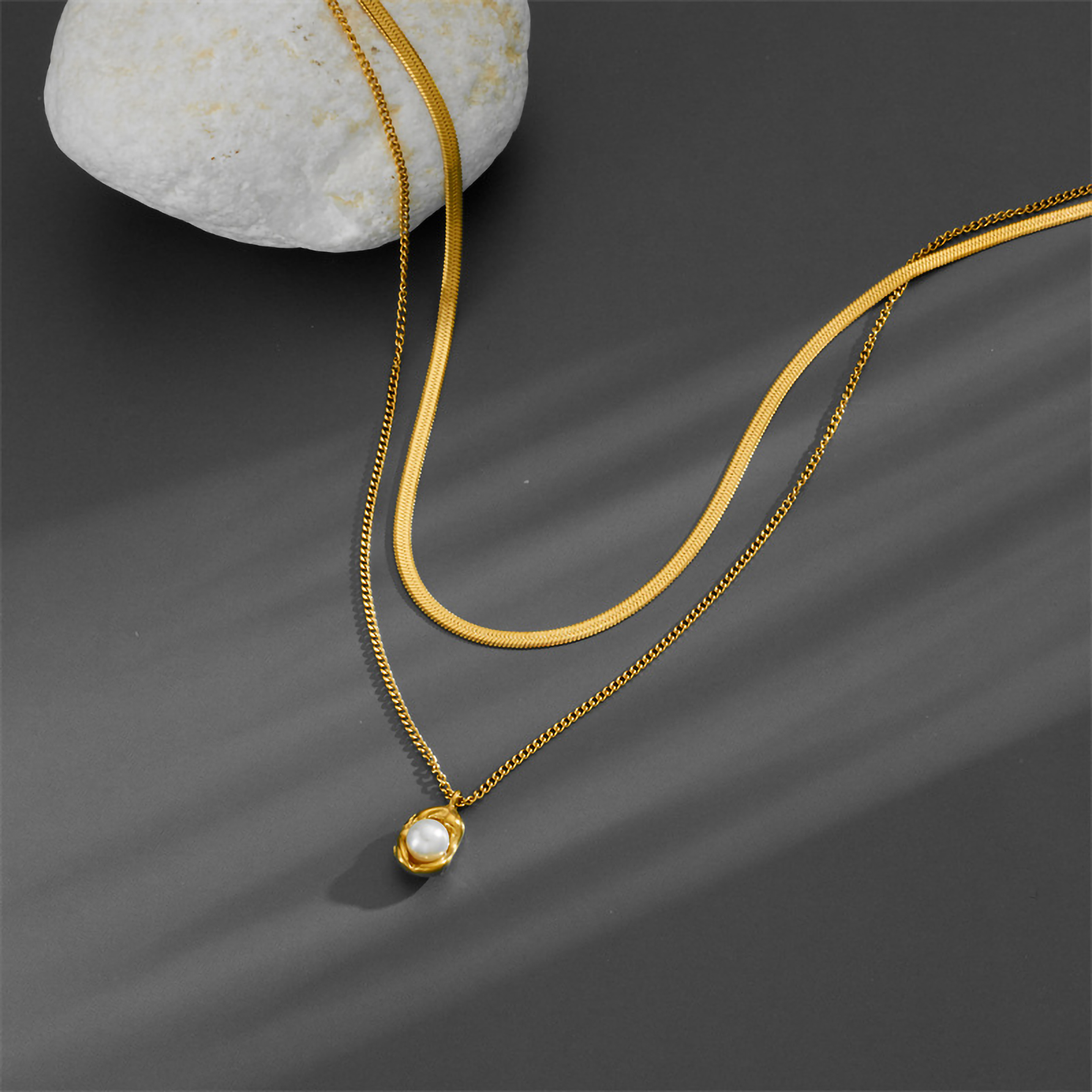 Acero Titanio Chapados en oro de 18k Estilo Vintage Embutido Perlas Artificiales display picture 2