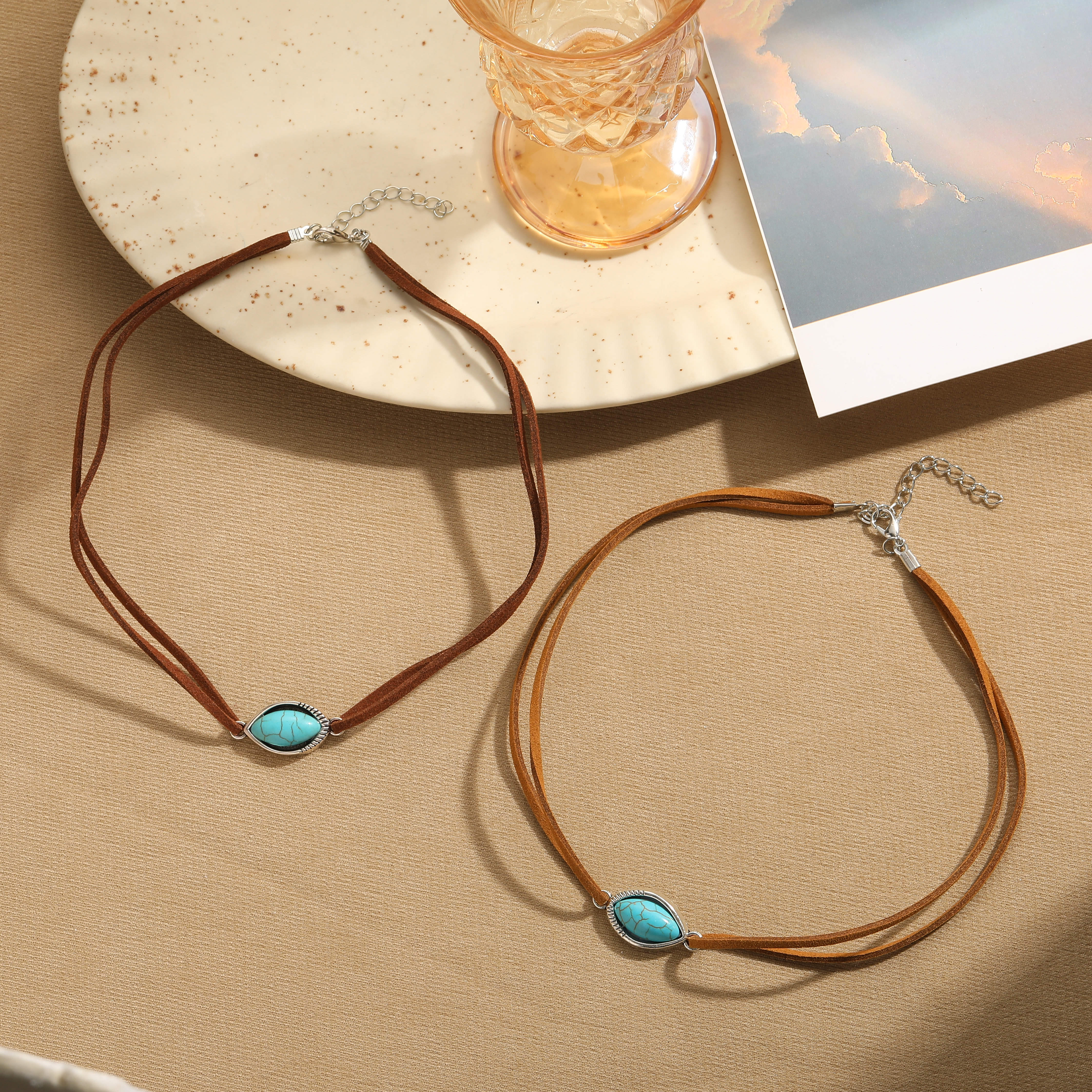 Casual Retro Oval Alloy Leather Rope Inlay Turquoise Resin Women's Necklace display picture 11