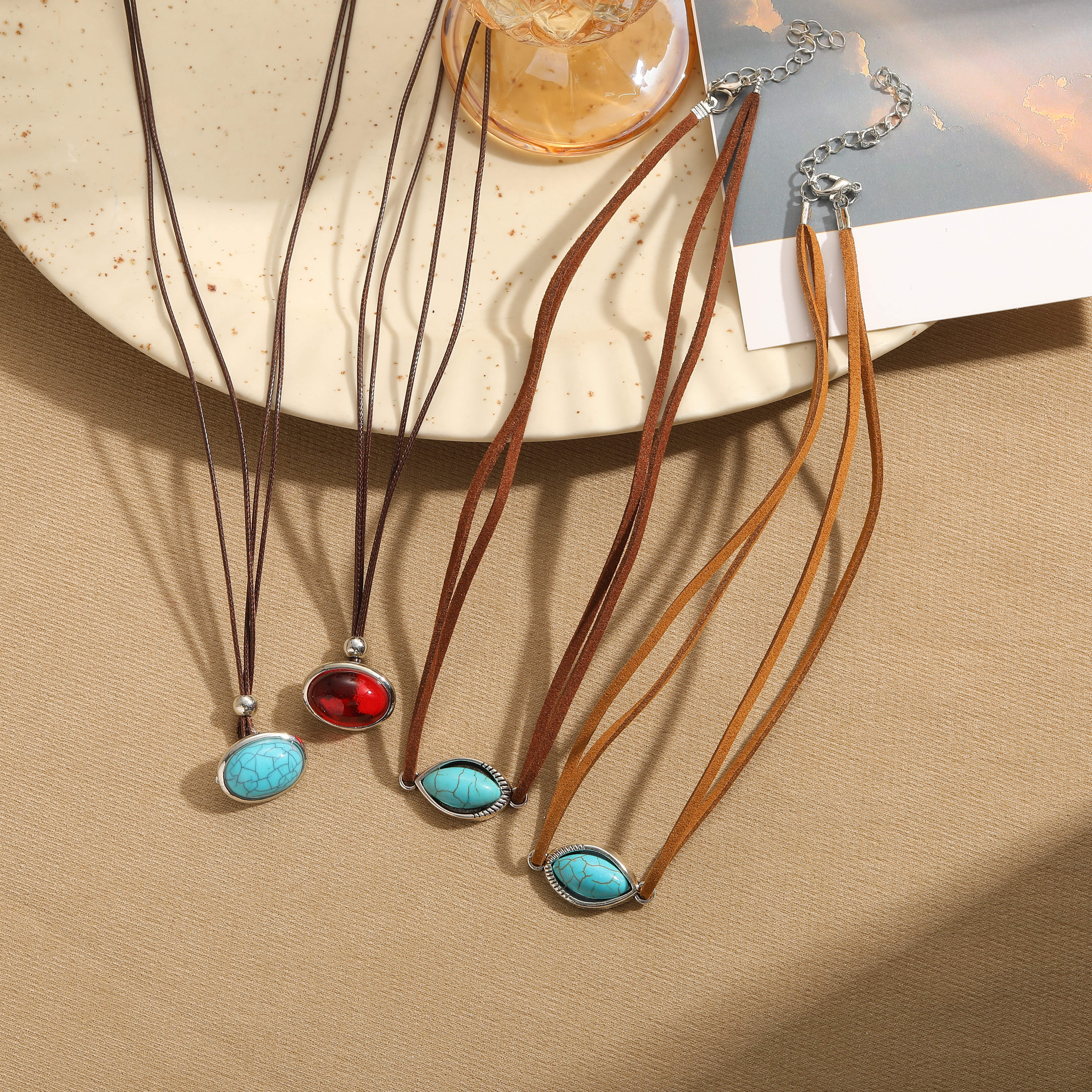 Casual Retro Oval Alloy Leather Rope Inlay Turquoise Resin Women's Necklace display picture 8