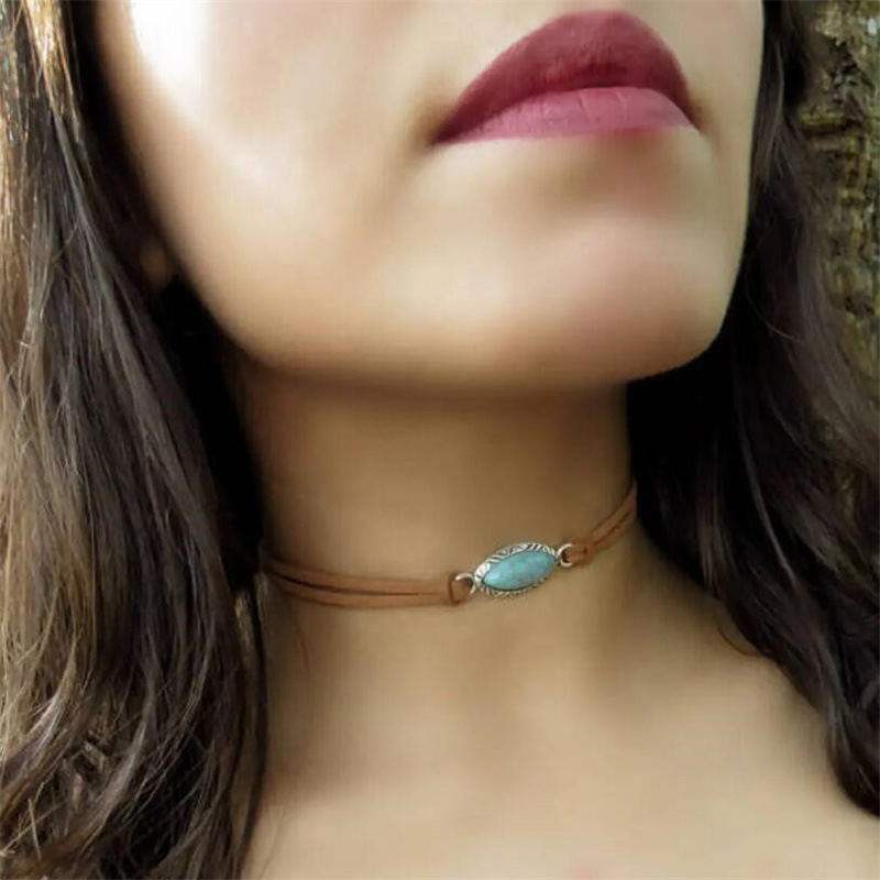 Casual Retro Oval Alloy Leather Rope Inlay Turquoise Resin Women's Necklace display picture 6