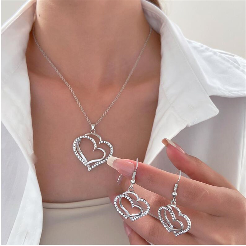 Elegant Shiny Heart Shape Rhinestones Alloy Wholesale Earrings Necklace display picture 3