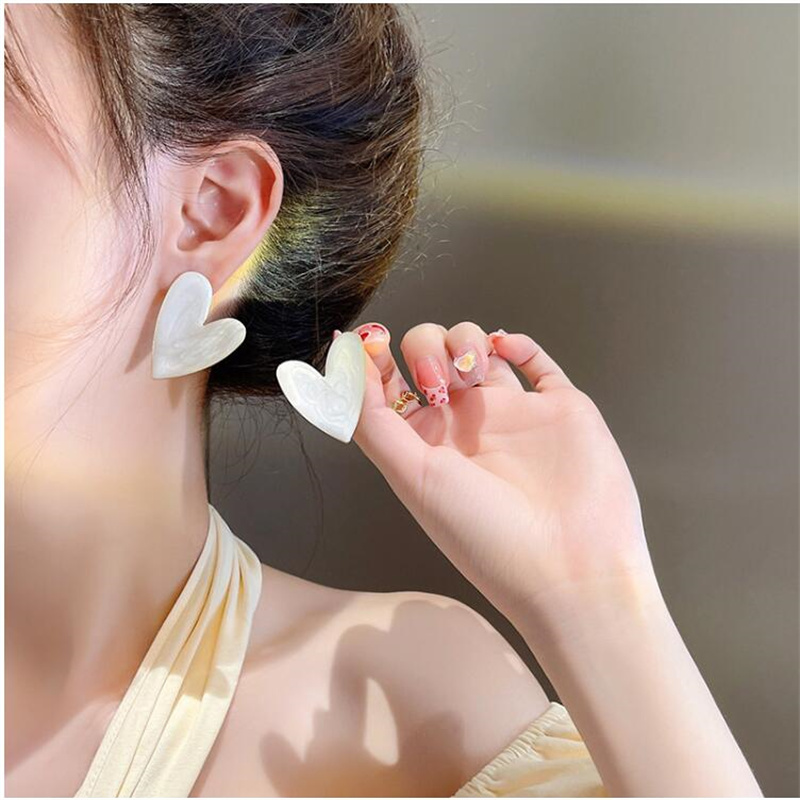 1 Pair Sweet Heart Shape Alloy Ear Studs display picture 9