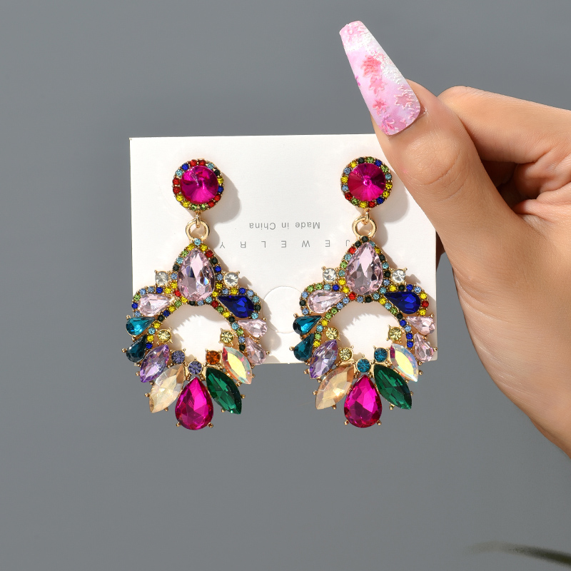 1 Pair Luxurious Geometric Inlay Alloy Rhinestones Glass Gold Plated Chandelier Earrings Drop Earrings display picture 2
