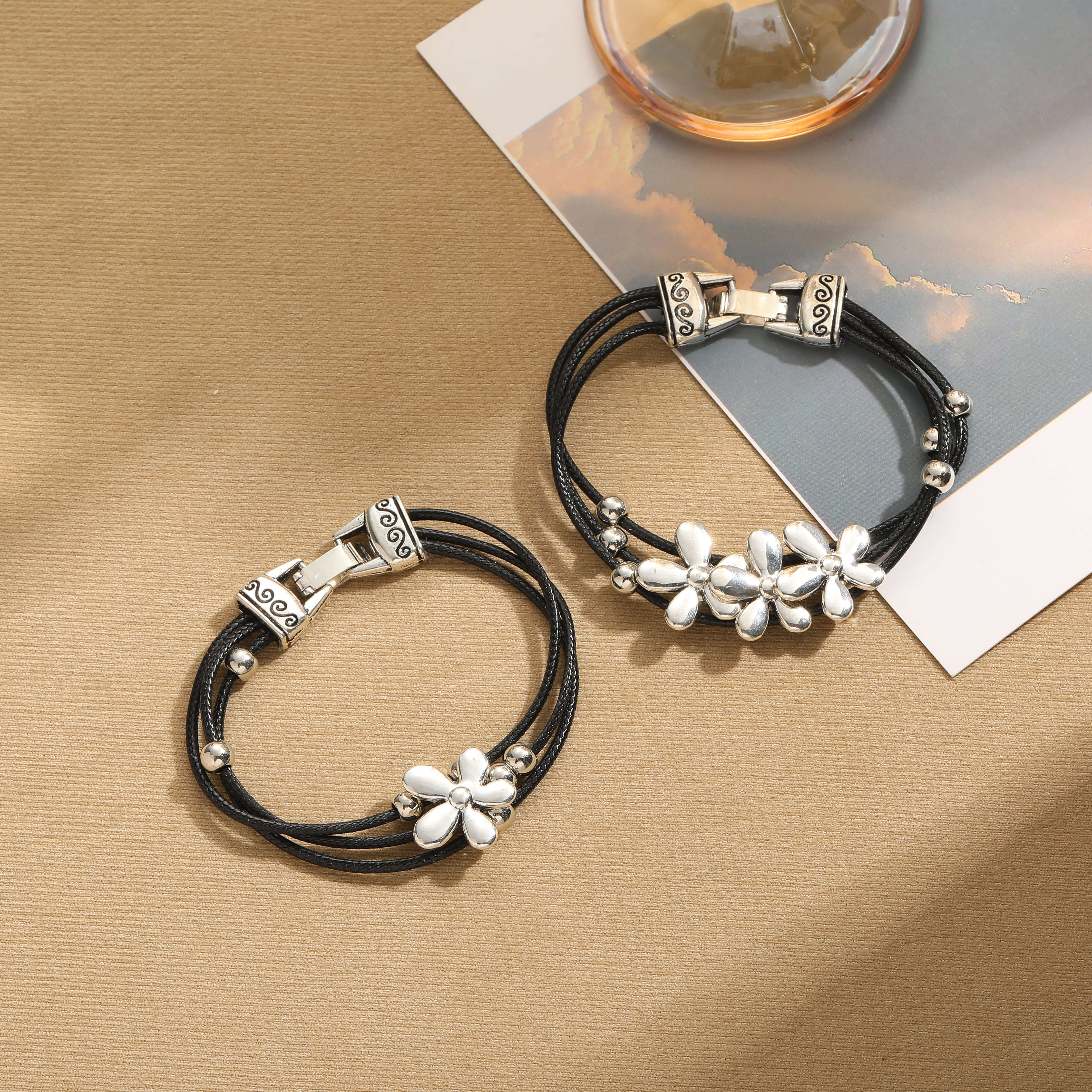 Casual Vintage Style Heart Shape Flower Ccb Alloy Wax Rope Women's Bracelets display picture 2