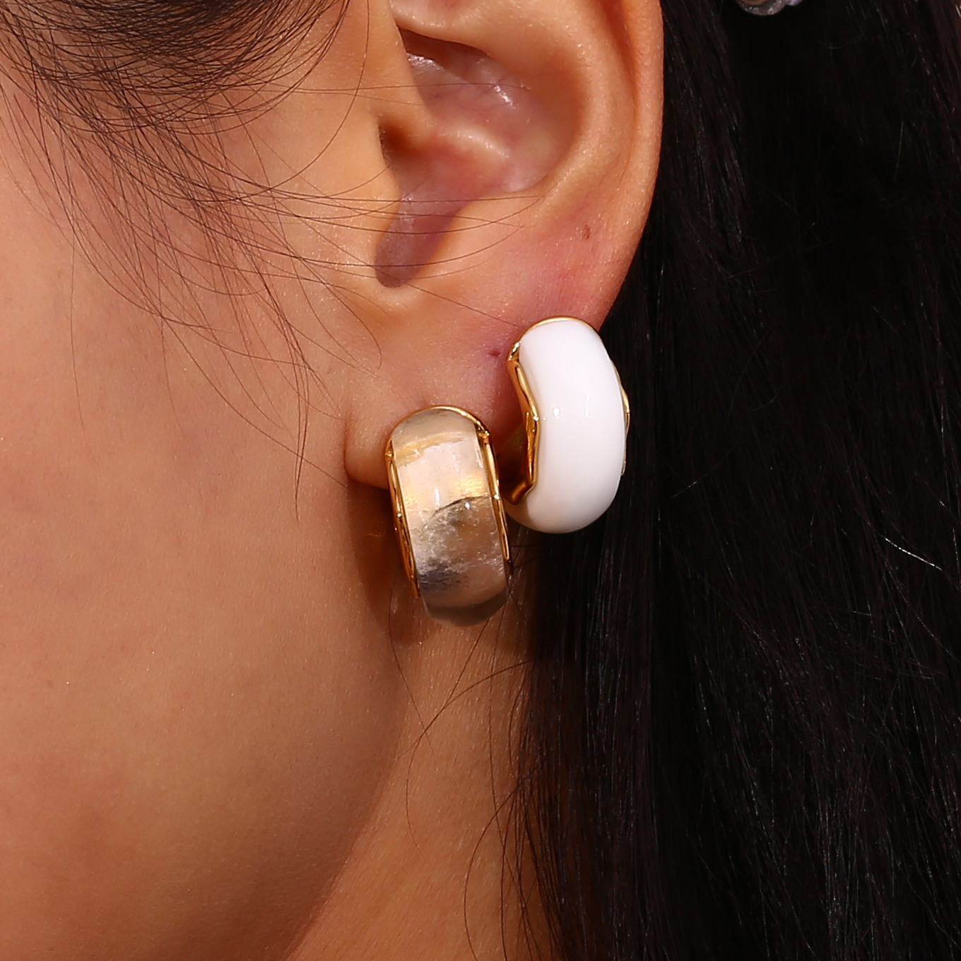 1 Pair Simple Style C Shape Plating Stainless Steel Arylic 18k Gold Plated Ear Studs display picture 3