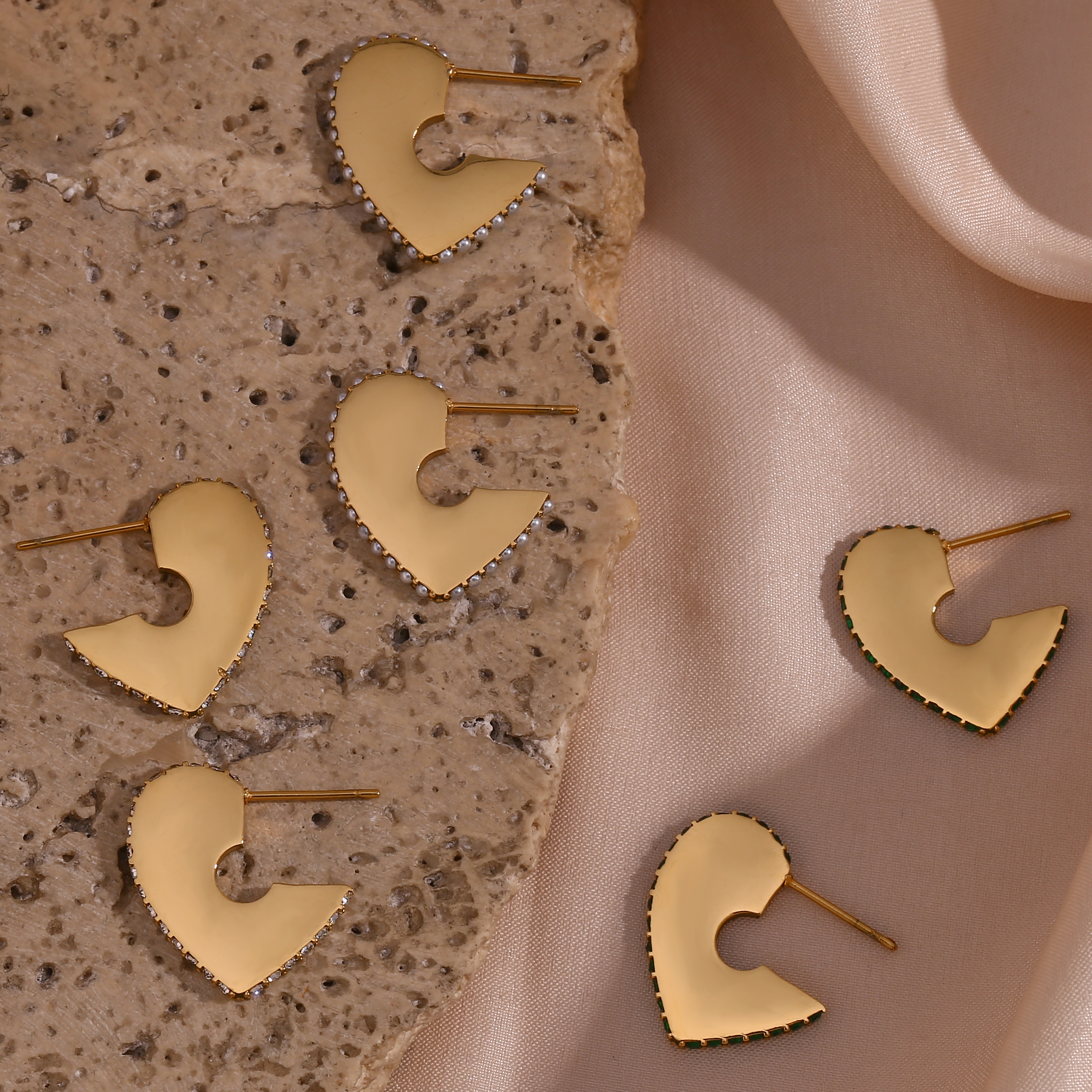 1 Pair Modern Style C Shape Heart Shape Plating Inlay Stainless Steel Rhinestones Pearl 18k Gold Plated Ear Studs display picture 6