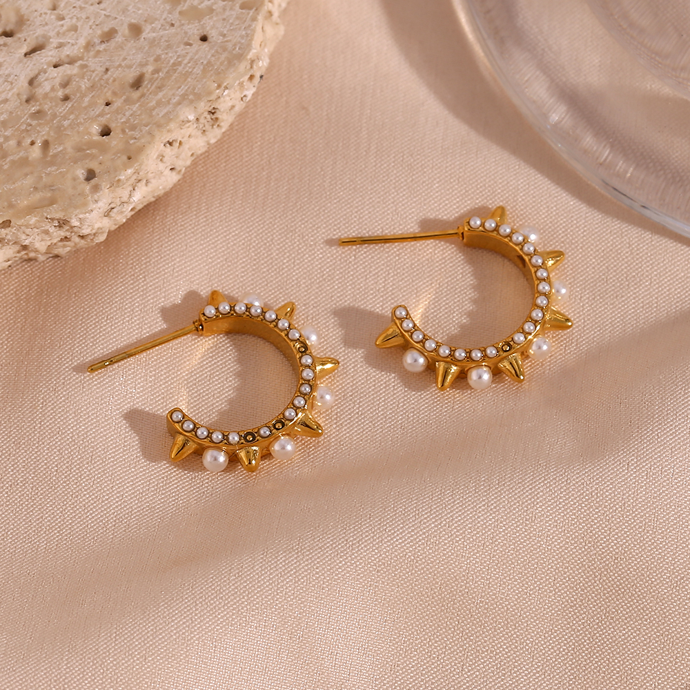 1 Pair Vintage Style Cool Style C Shape Plating Inlay Stainless Steel Pearl 18k Gold Plated Ear Studs display picture 9