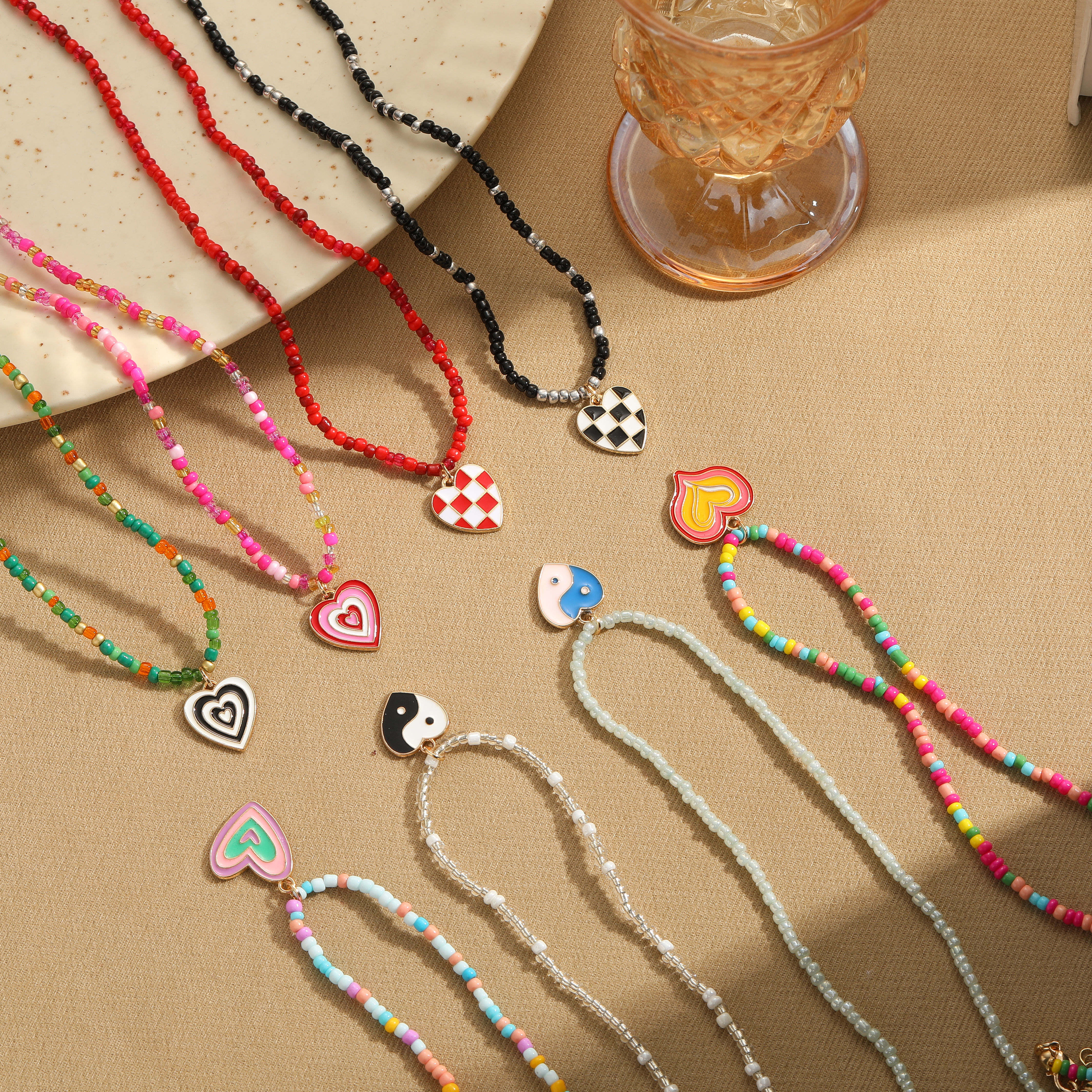 Vintage Style Gossip Plaid Heart Shape Beaded Alloy Enamel Women's Pendant Necklace display picture 6