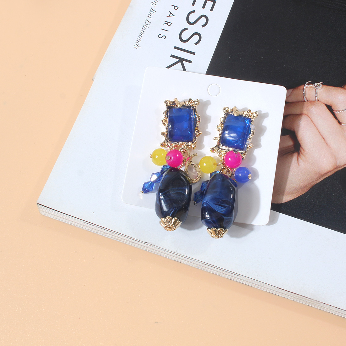Vintage Style Streetwear Square Alloy Three-dimensional Inlay Acrylic Women's Drop Earrings display picture 9