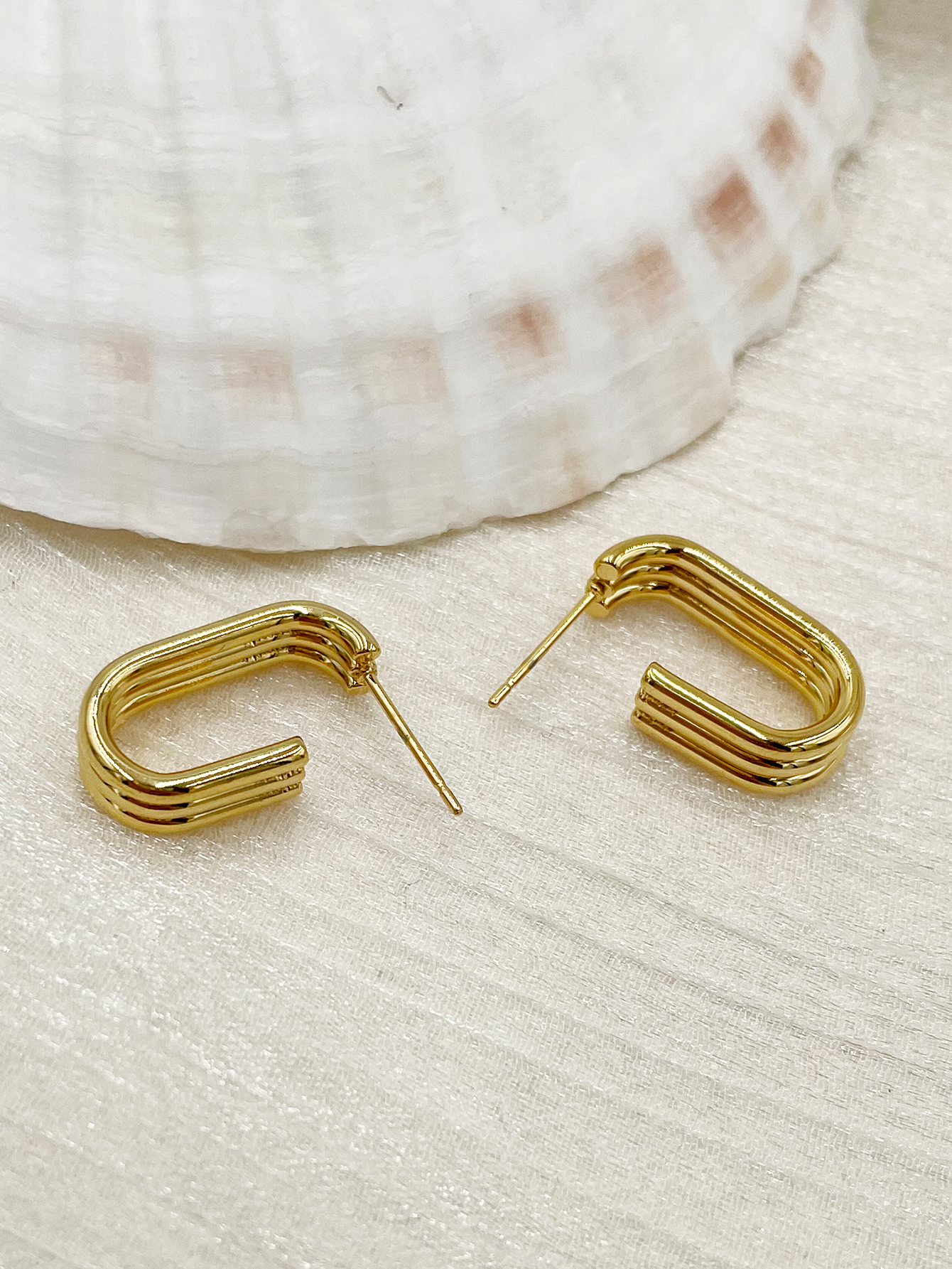 1 Pair Modern Style Artistic U Shape Polishing Plating 304 Stainless Steel 14K Gold Plated Ear Studs display picture 2