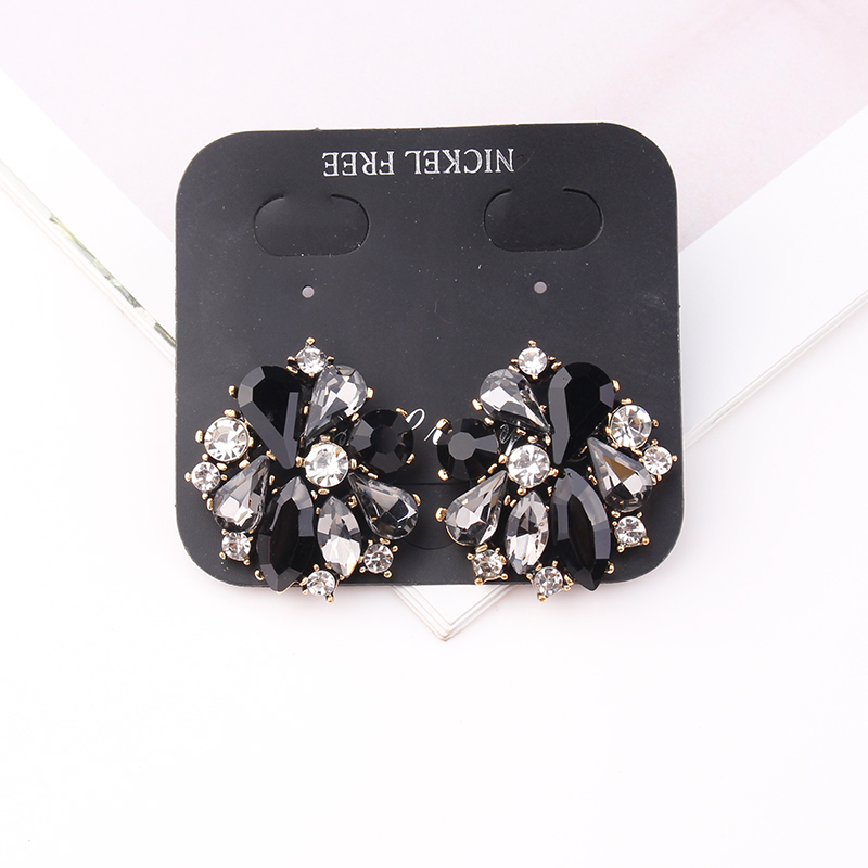 Retro Sweet Flower Alloy Plating Inlay Acrylic Rhinestones Gold Plated Women's Ear Studs display picture 3