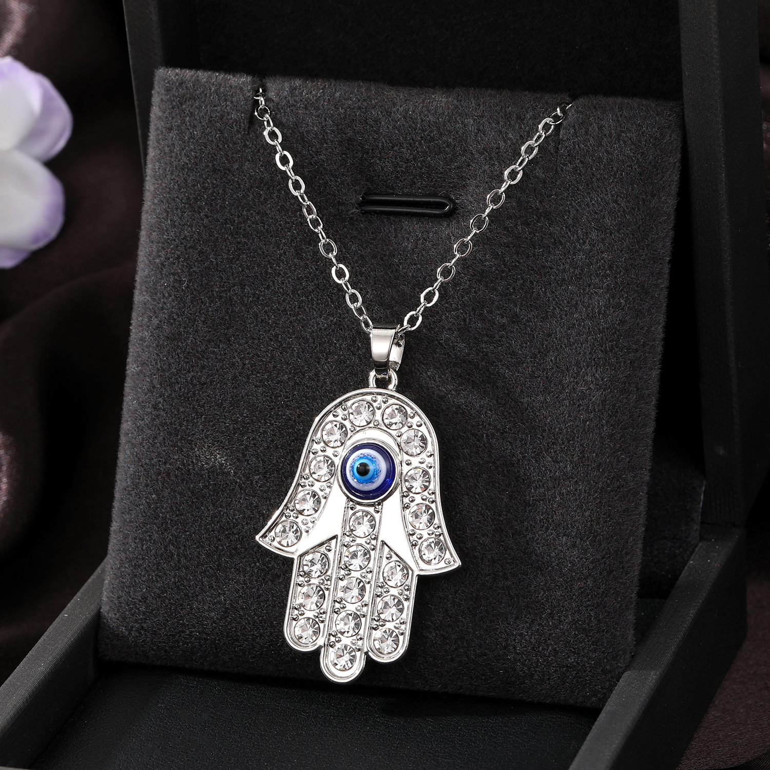 Casual Cool Style Devil's Eye Palm Heart Shape Alloy Hollow Out Inlay Rhinestones Women's Pendant Necklace display picture 2