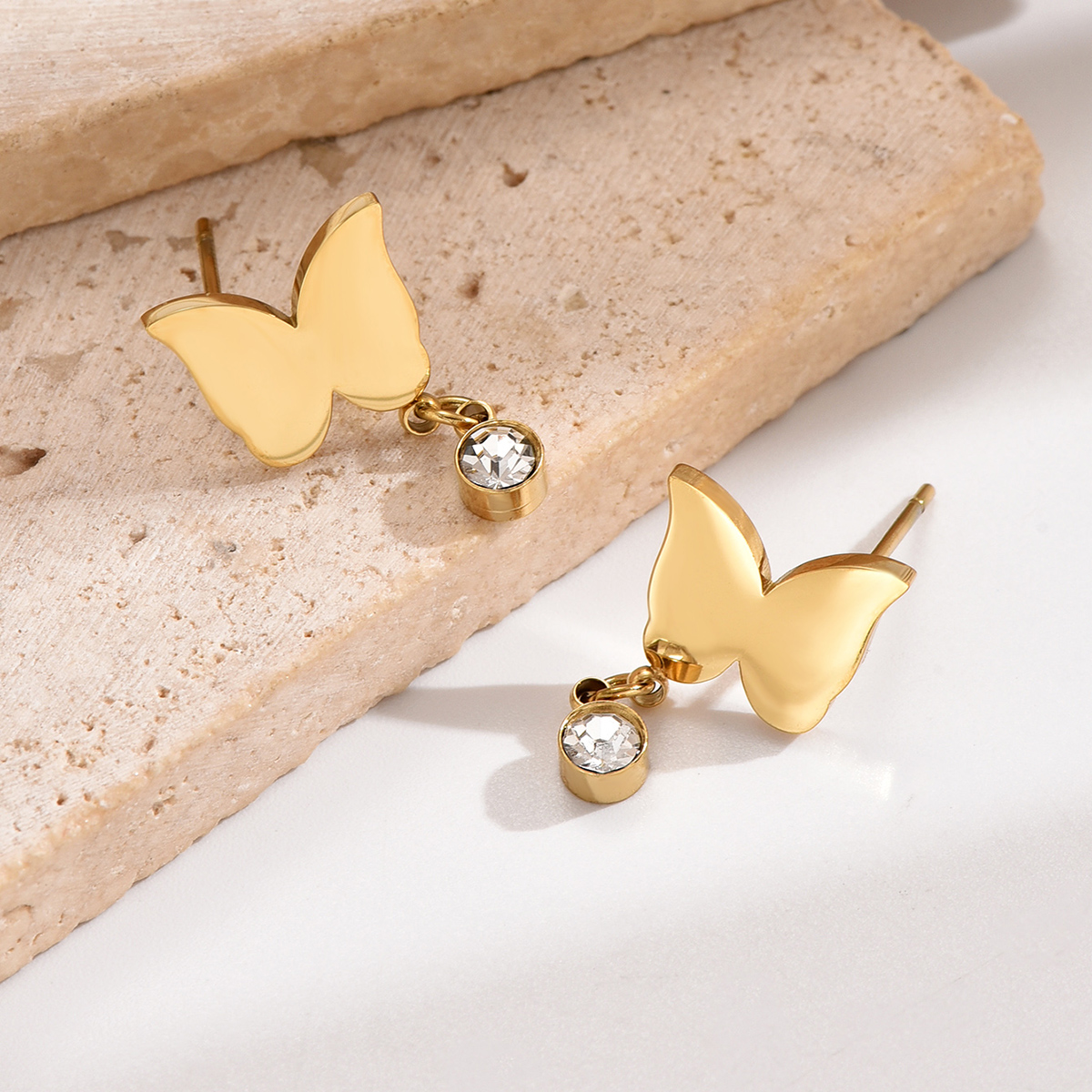 1 Pair Sweet Simple Style Butterfly Plating Inlay 304 Stainless Steel Rhinestones 14K Gold Plated Drop Earrings display picture 4