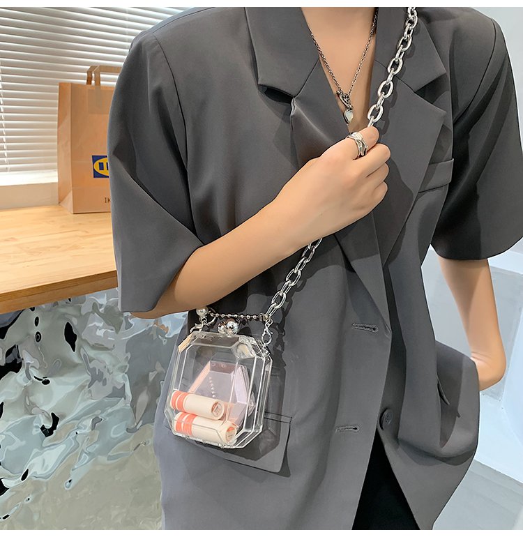 Women's Arylic Solid Color Streetwear Square Lock Clasp Shoulder Bag Crossbody Bag Chain Bag display picture 14