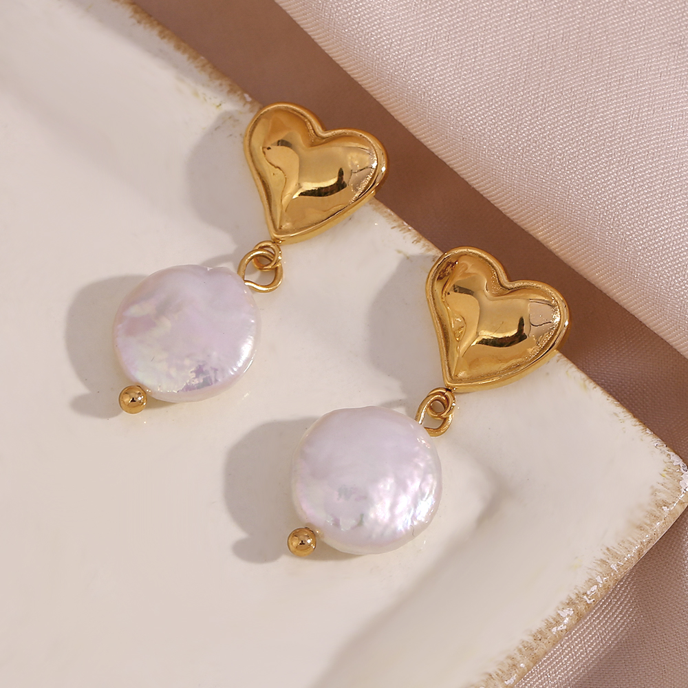 1 Pair French Style Heart Shape Plating Stainless Steel Freshwater Pearl 18k Gold Plated Drop Earrings display picture 4