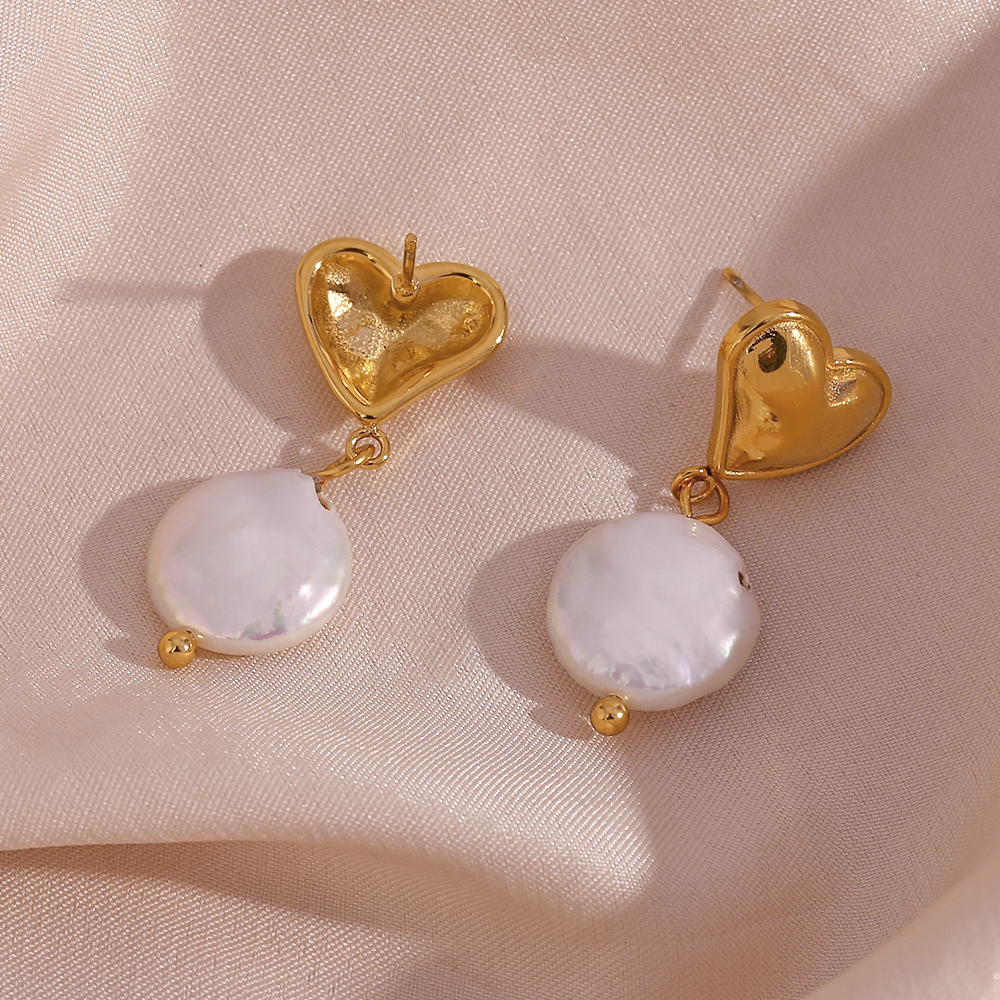 1 Pair French Style Heart Shape Plating Stainless Steel Freshwater Pearl 18k Gold Plated Drop Earrings display picture 6