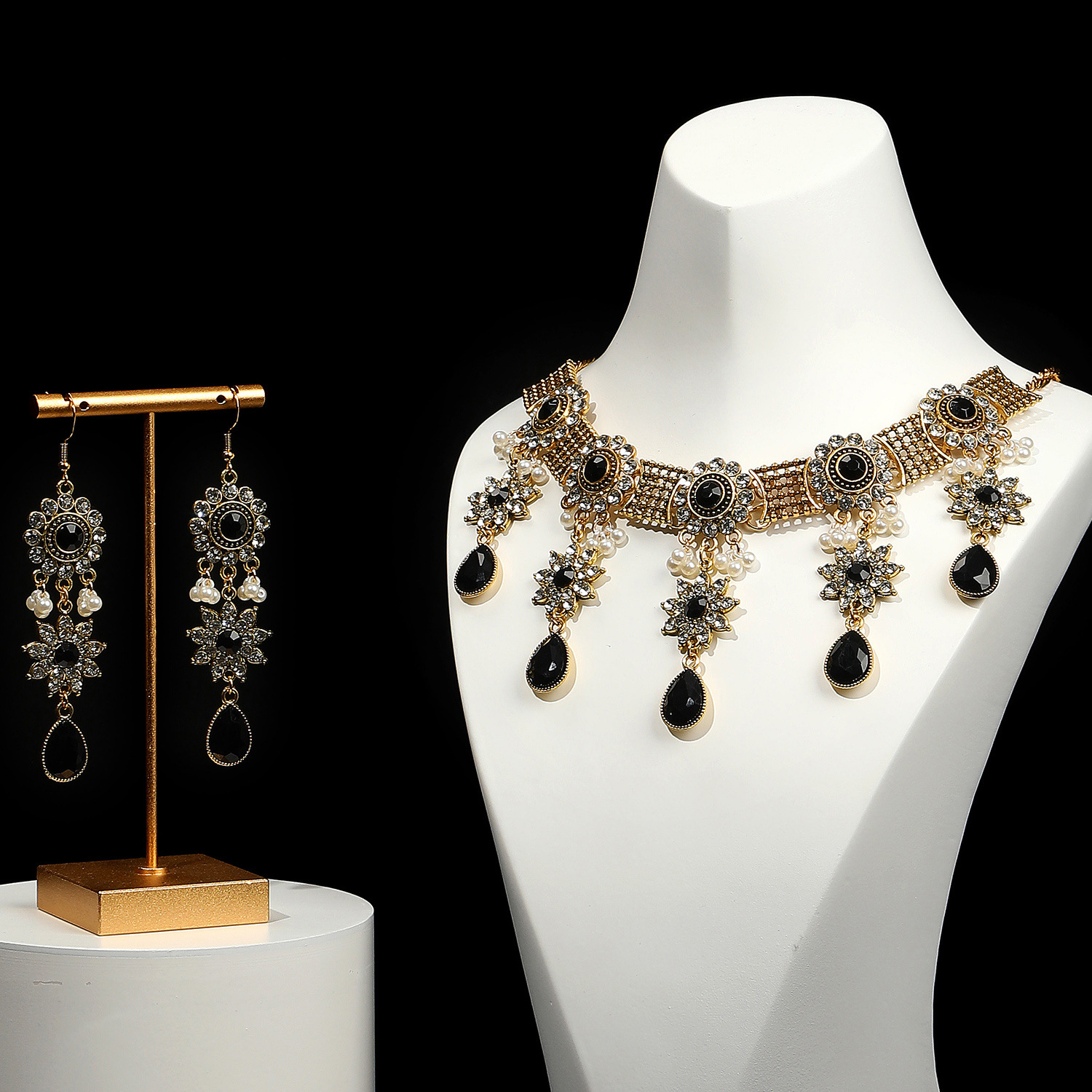 Elegant Vintage-stil Luxuriös Geometrisch Blume Juwel Türkis Legierung Großhandel Ohrringe Halskette display picture 6