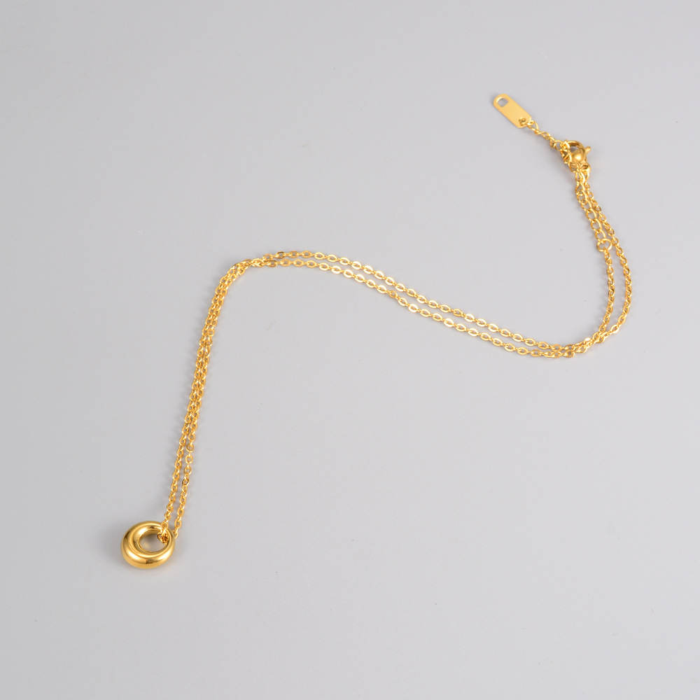 Elegant Einfacher Stil Runden Titan Stahl Überzug 18 Karat Vergoldet Halskette Mit Anhänger display picture 2