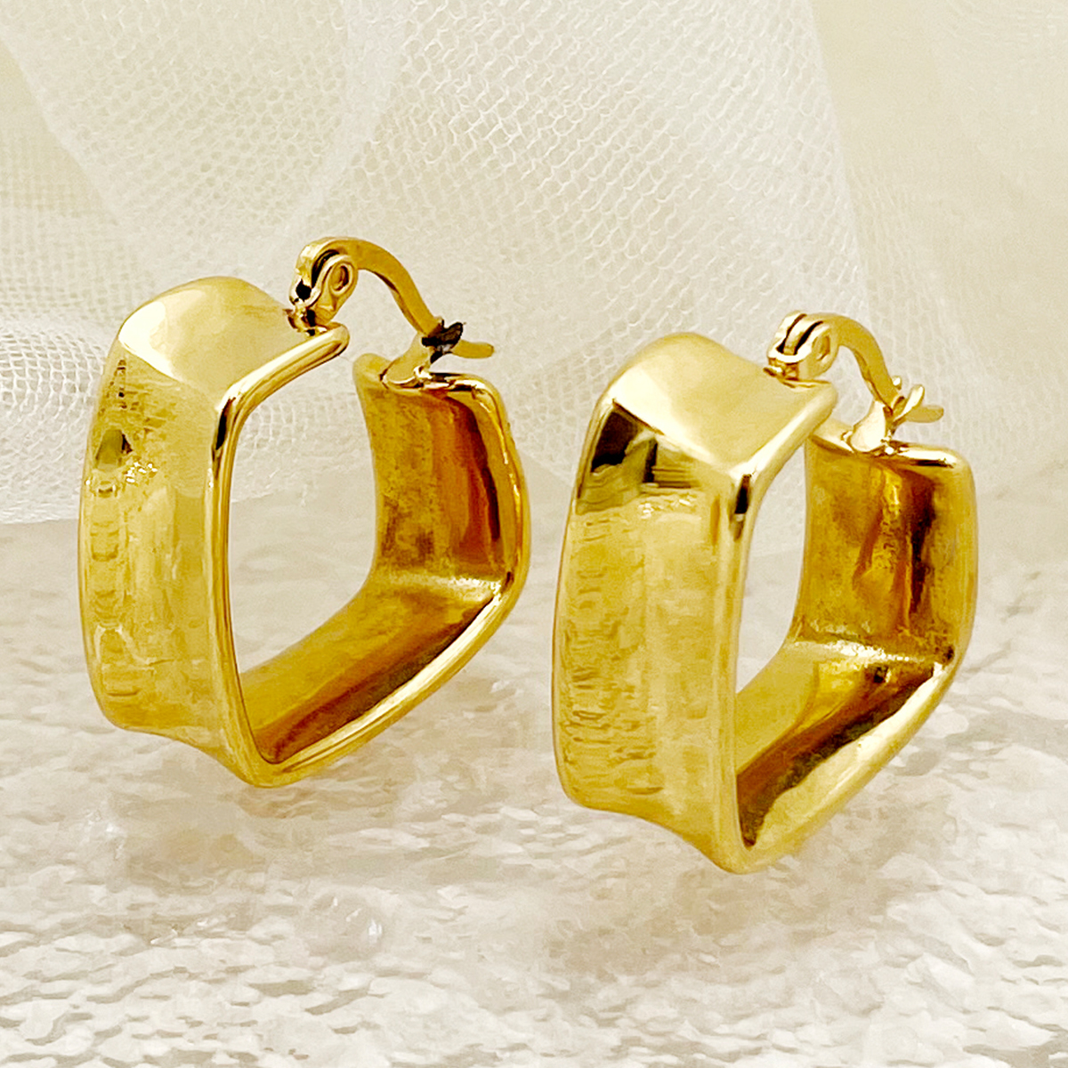 1 Pair Simple Style Square Polishing Plating 304 Stainless Steel 14K Gold Plated Hoop Earrings display picture 1