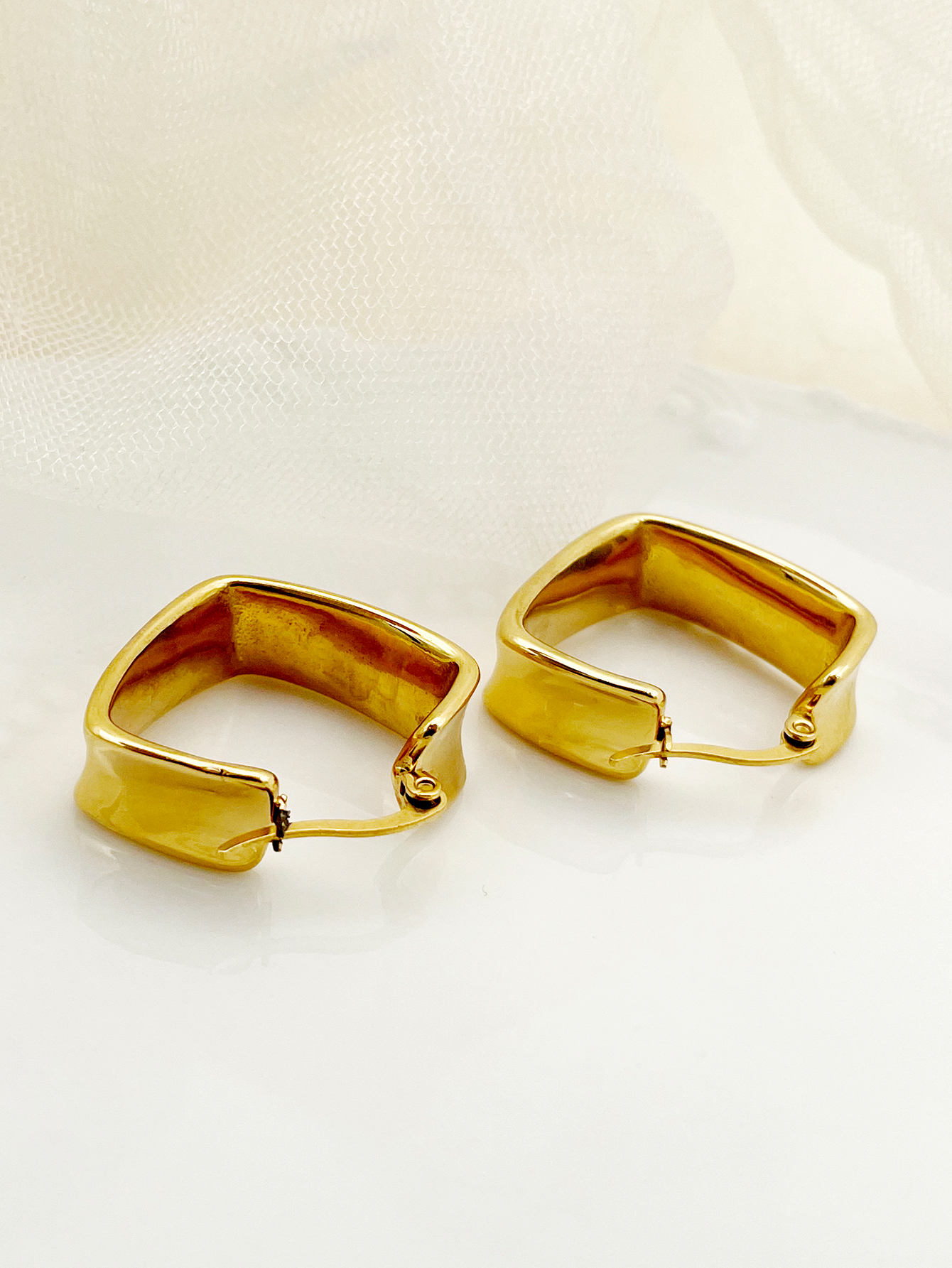 1 Pair Simple Style Square Polishing Plating 304 Stainless Steel 14K Gold Plated Hoop Earrings display picture 2