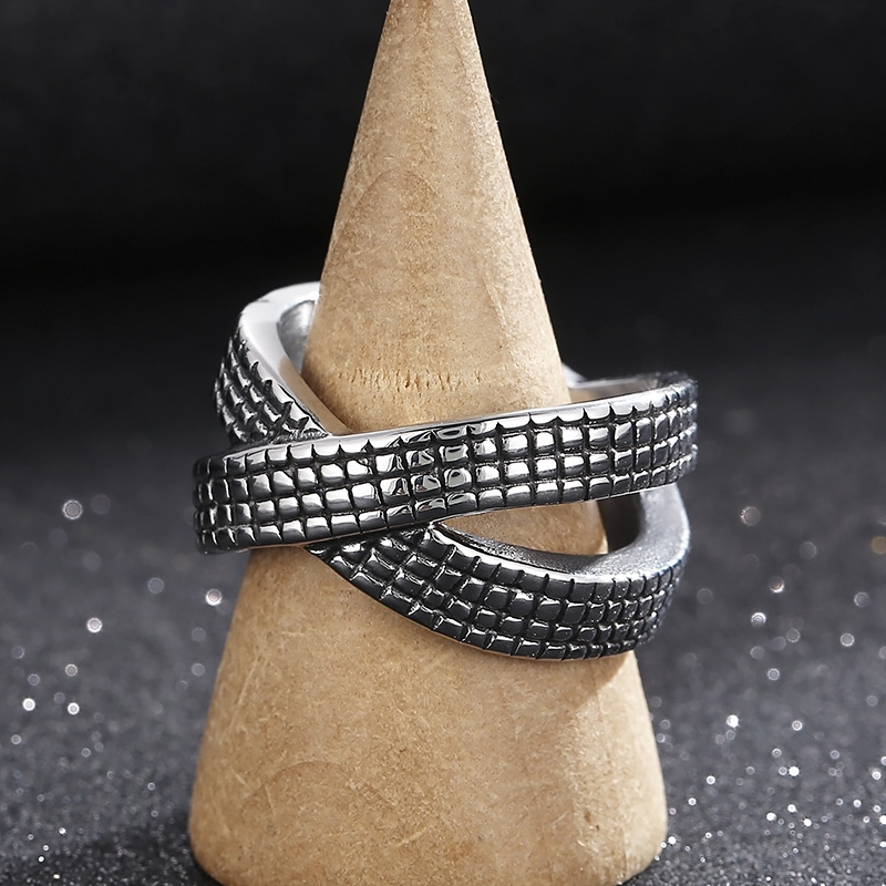 Retro Punk Solid Color Stainless Steel Rings display picture 4