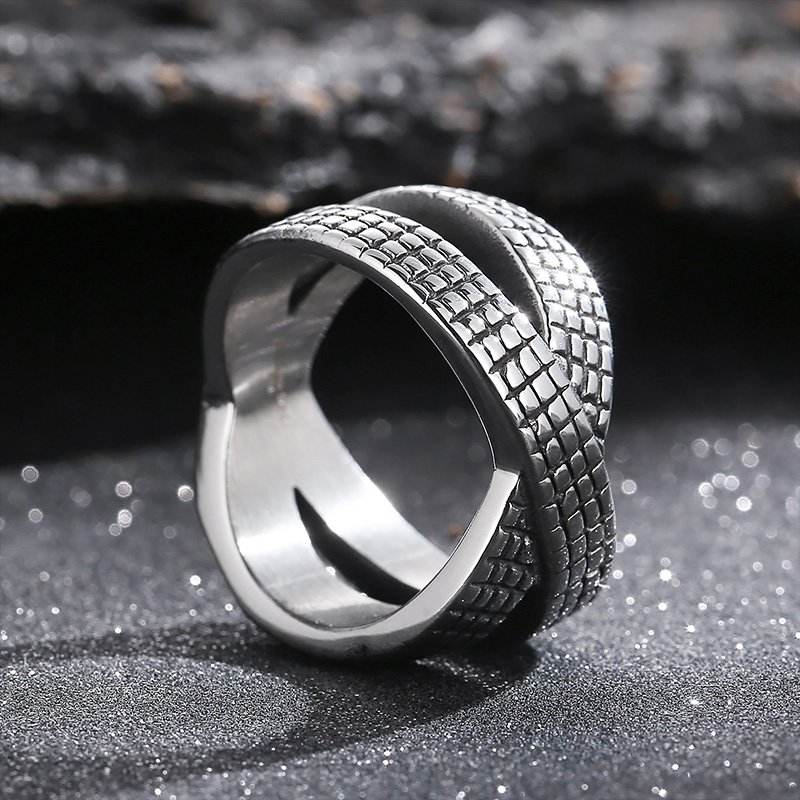 Retro Punk Solid Color Stainless Steel Rings display picture 3