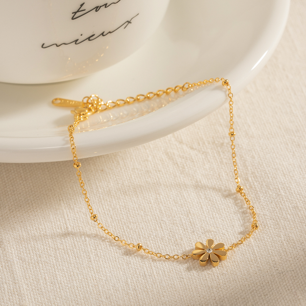 Simple Style Flower Stainless Steel Flowers Titanium Steel 18k Gold Plated Bracelets display picture 5