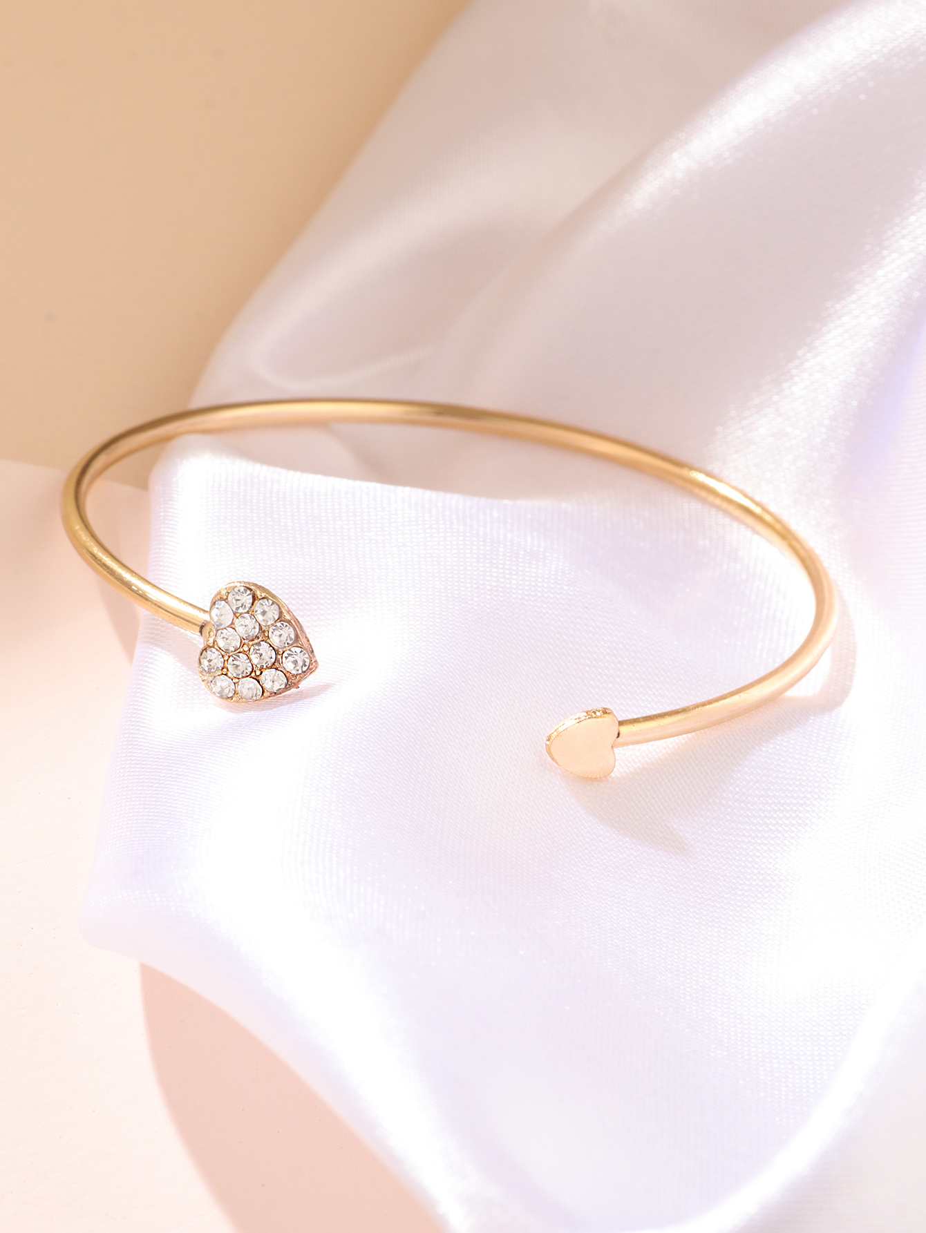 Elegant Heart Shape Twist Alloy Plating Inlay Rhinestones Rose Gold Plated Women's Cuff Bracelets display picture 3