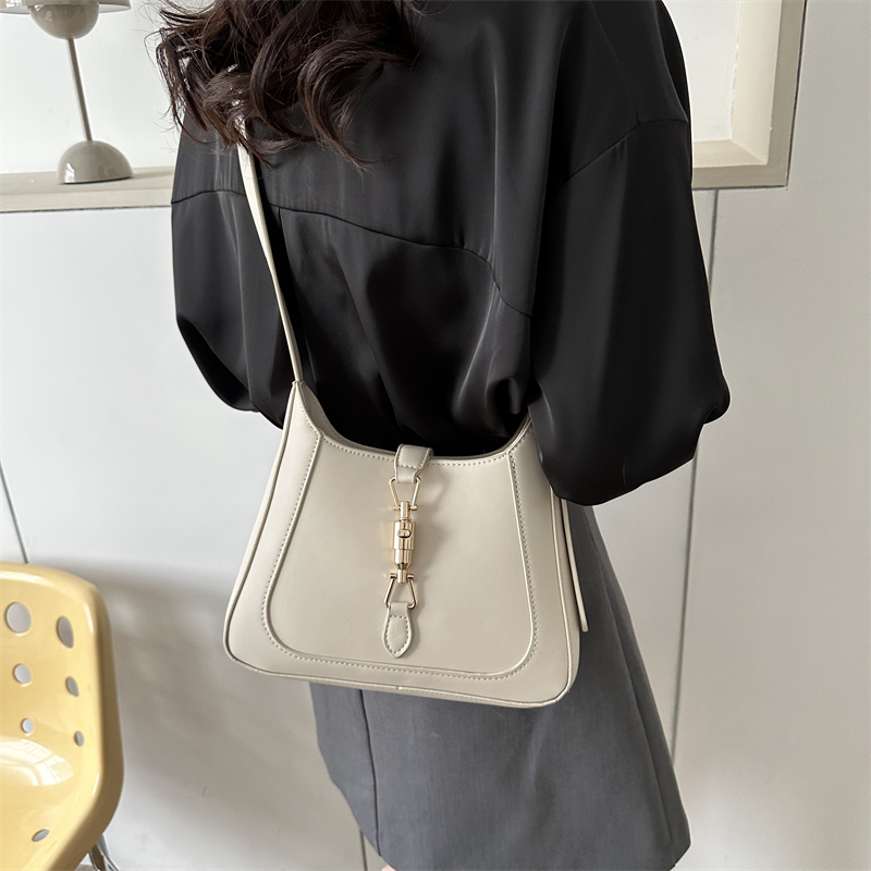 Women's All Seasons Pu Leather Streetwear Shoulder Bag display picture 7