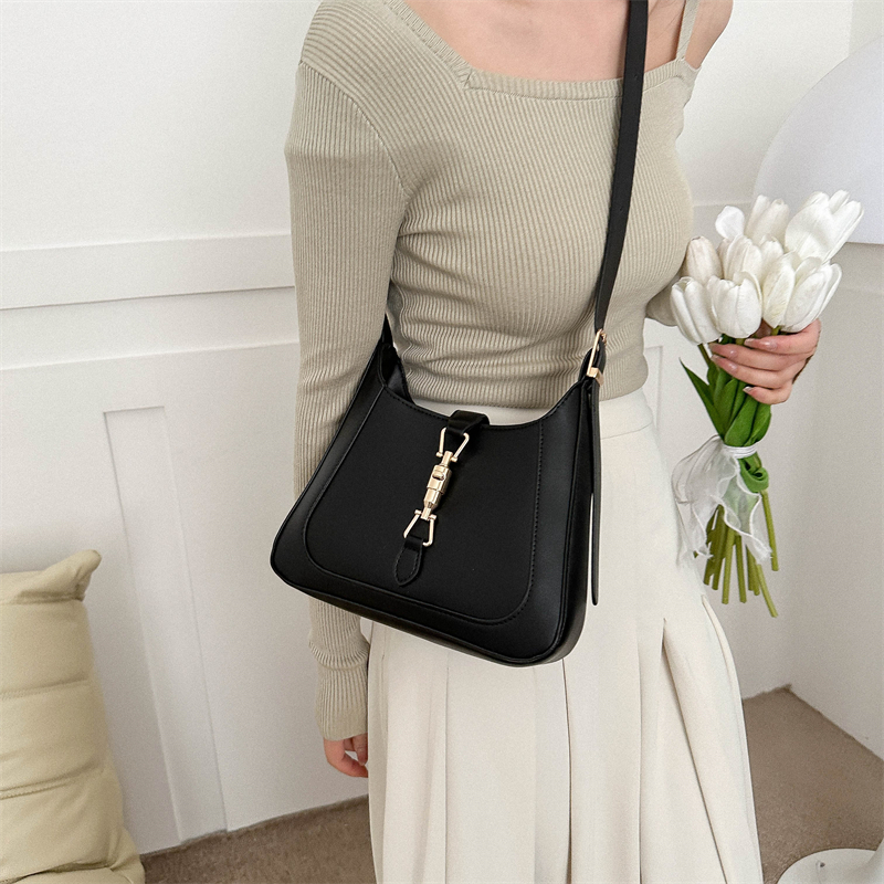 Women's All Seasons Pu Leather Streetwear Shoulder Bag display picture 8