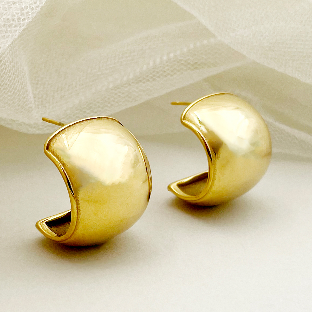 1 Pair Vintage Style Simple Style Commute C Shape Polishing Plating 304 Stainless Steel 14K Gold Plated Ear Studs display picture 1