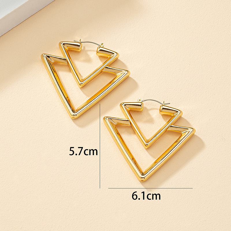Retro Modern Style Triangle Alloy Plating Women's Earrings display picture 1