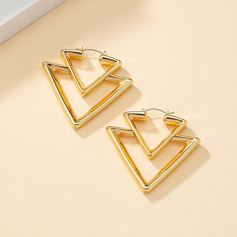Retro Modern Style Triangle Alloy Plating Women's Earrings display picture 5