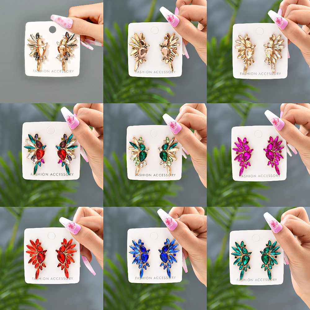 1 Pair Retro Luxurious Shiny Wings Inlay Glass Glass Ear Studs display picture 4